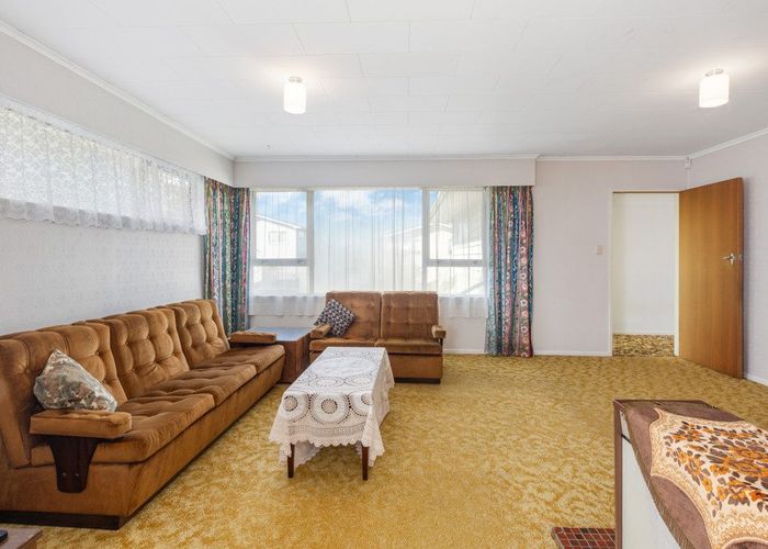  at 28 Edgecombe Street, Newlands, Wellington