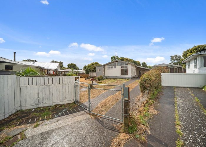  at 6 Selsey Lane, Manurewa, Manukau City, Auckland