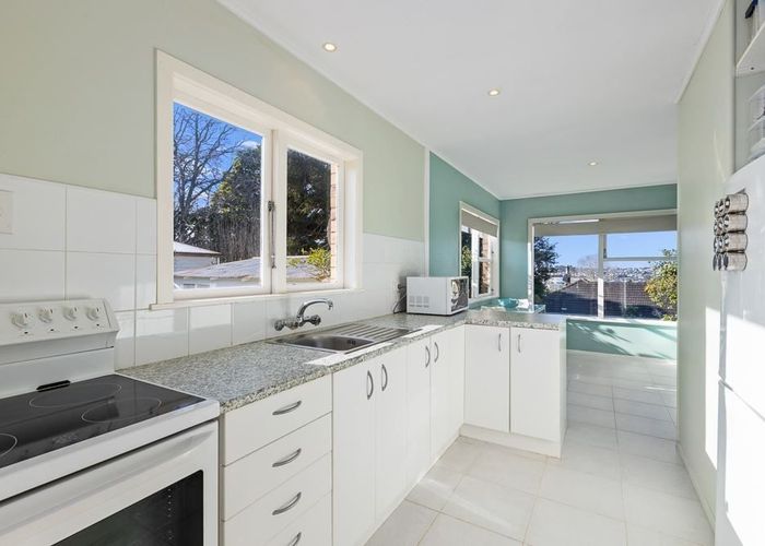  at 6 Diana Drive, Glenfield, Auckland