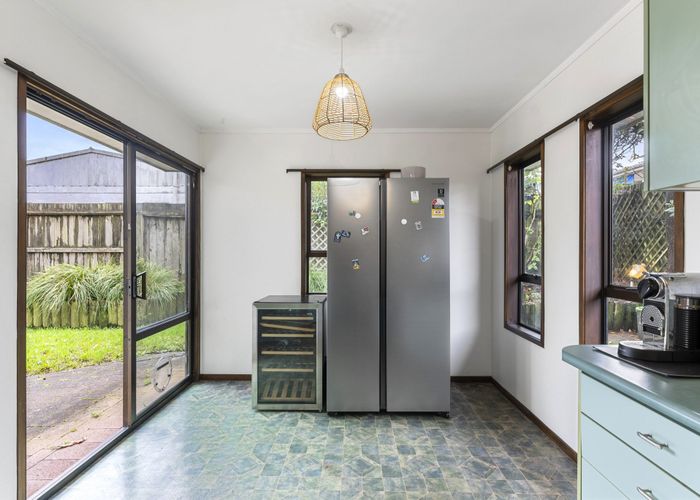  at 2/230 Rangatira Road, Beach Haven, Auckland
