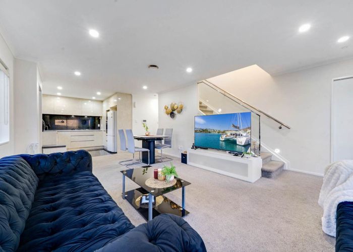  at 2 Dewan Lane, Papatoetoe, Manukau City, Auckland