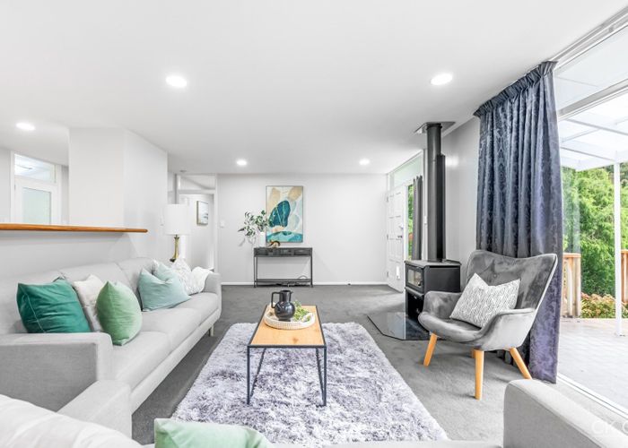  at 15 Elmslie Road, Pinehaven, Upper Hutt, Wellington