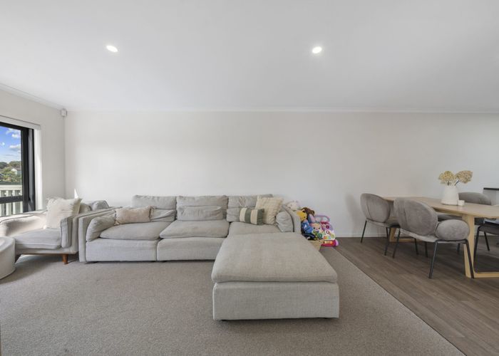  at 2/72 Alabaster Drive, Papatoetoe, Manukau City, Auckland