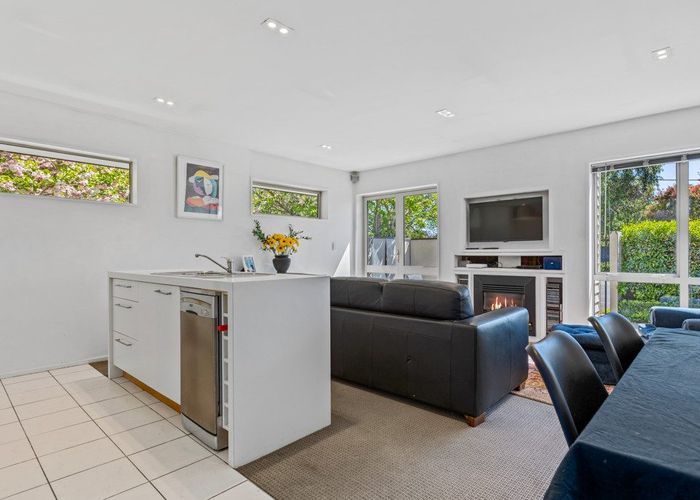  at 1/296 Innes Road, St. Albans, Christchurch City, Canterbury