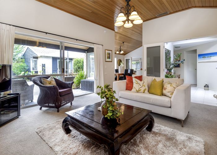  at 10 Paparoa Road, Cockle Bay, Auckland