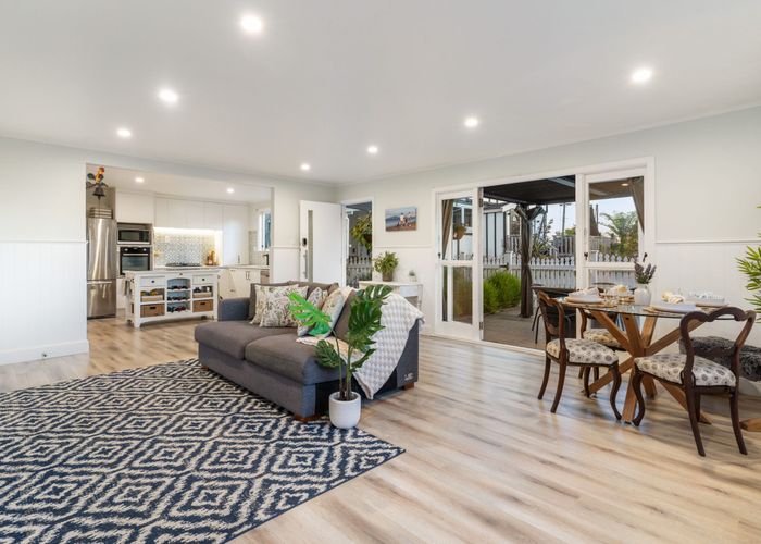  at 2/15 Lynn Road, Bayview, North Shore City, Auckland
