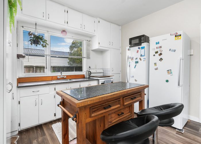  at 325 Keyes Road, New Brighton, Christchurch