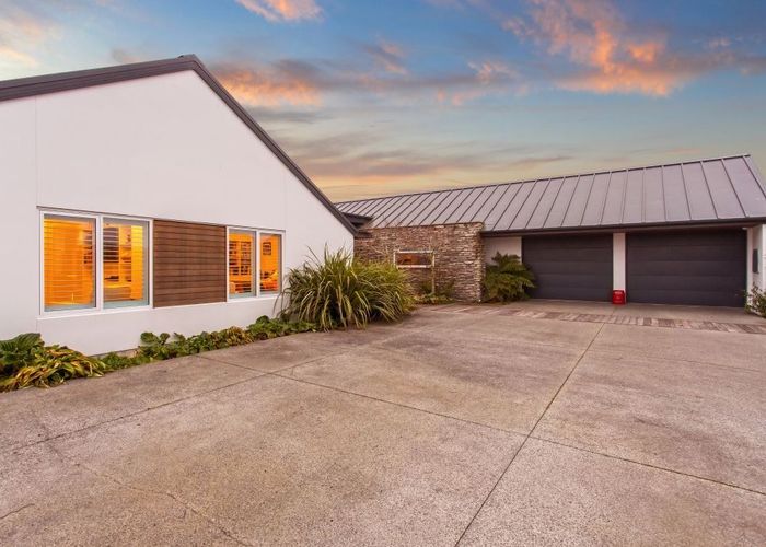  at 8 East Stream Lane, Northwood, Christchurch