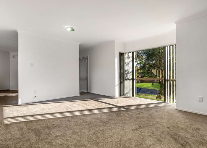  at 6 Bibury Ave, Henderson, Waitakere City, Auckland