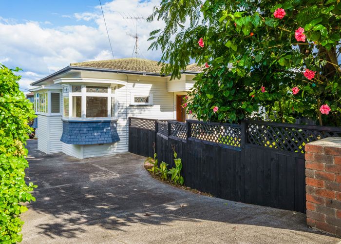  at 26 Waiohua Road, Greenlane, Auckland