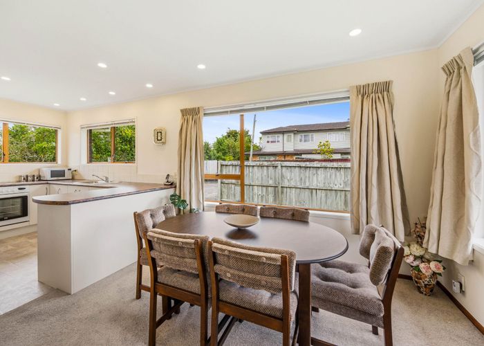  at 5/33 Swanson Road, Henderson, Waitakere City, Auckland