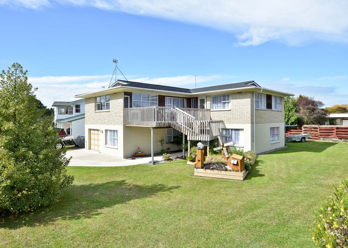  at 40 Clements Crescent, Queenwood, Hamilton