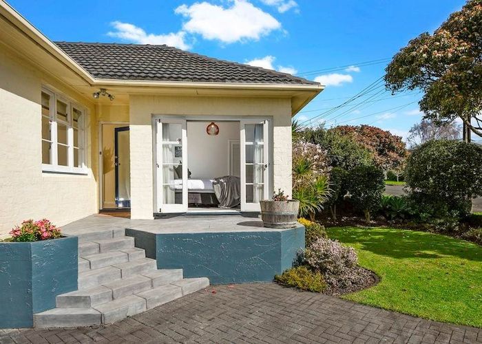  at 9 Kawau Road, Greenlane, Auckland City, Auckland