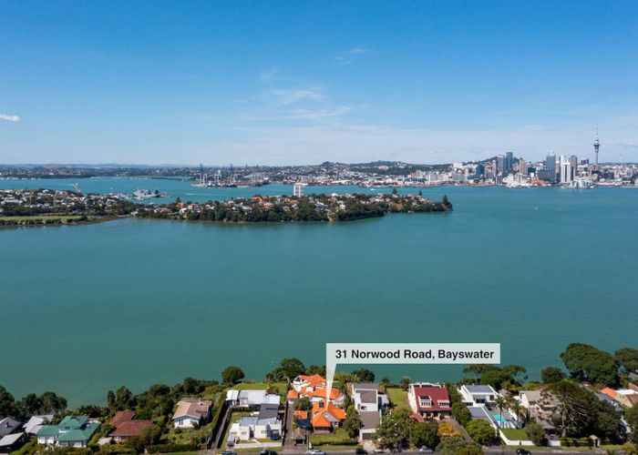  at 31 Norwood Road, Bayswater, North Shore City, Auckland