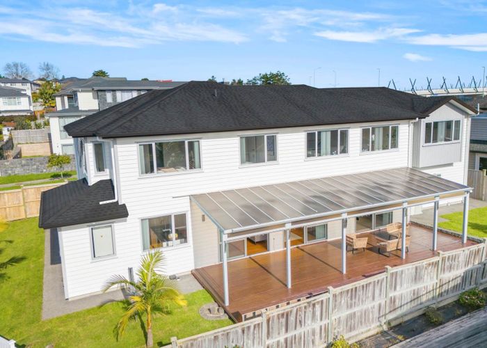  at 33 Lagonda Rise, Oteha, North Shore City, Auckland