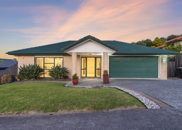  at 27 Roy Maloney Drive, Henderson, Waitakere City, Auckland