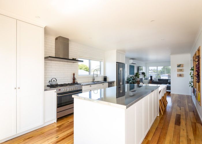  at 10 Margaret Place, Merrilands, New Plymouth