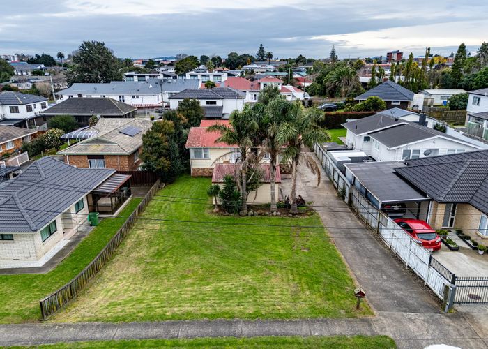  at 4 Grande Vue Road, Papatoetoe, Manukau City, Auckland