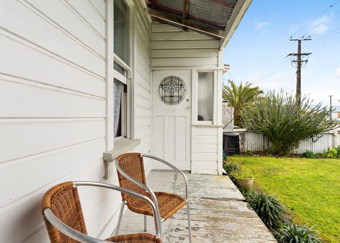  at 16 Carlton Avenue, Gonville, Whanganui, Manawatu / Whanganui