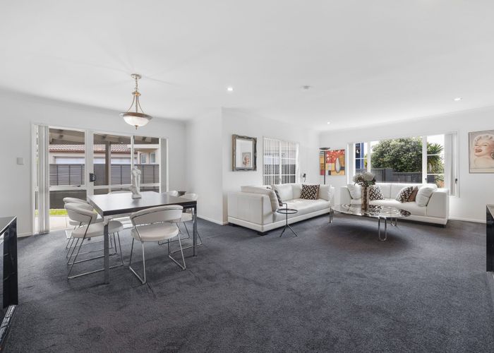  at 8B Lupetti Rise, West Harbour, Waitakere City, Auckland