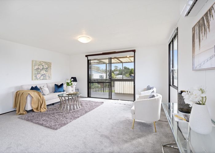  at 11 Starforth Place, Henderson, Auckland