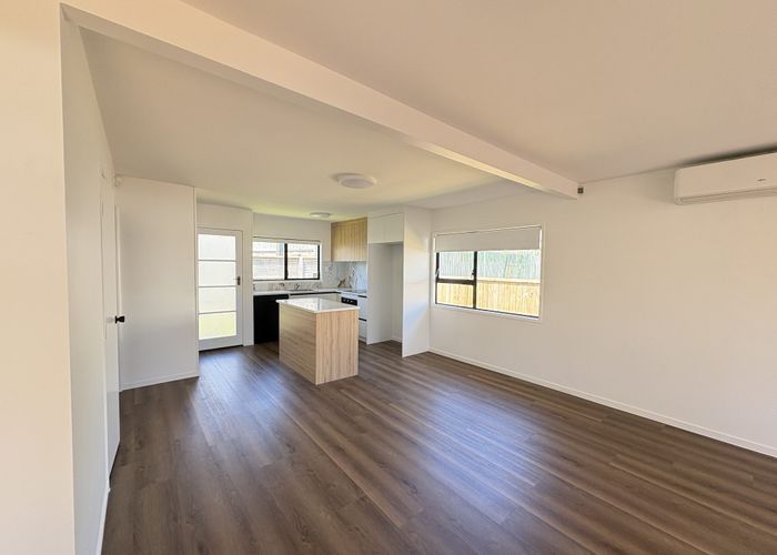  at 2/17 Landsdale Place, Massey, Auckland