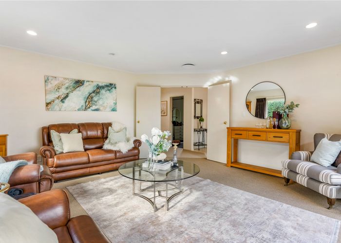  at 41 Headcorn Place, Botany Downs, Auckland