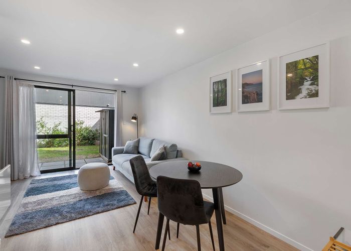  at 5/119 Bruce McLaren Road, Henderson, Waitakere City, Auckland