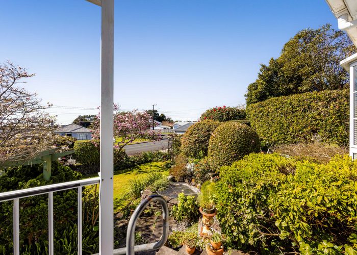  at 32 Queens Road, Glen Avon, New Plymouth, Taranaki
