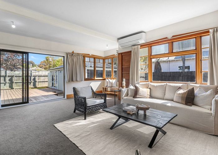  at 35 Wilsons Road South, St. Martins, Christchurch City, Canterbury