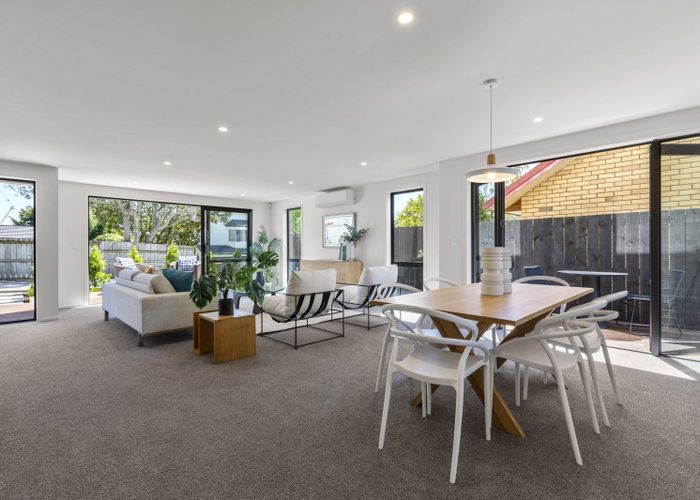  at 2/22 Methuen Road, Avondale, Auckland