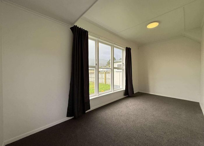  at 9 Wainhouse Street, Stokes Valley, Lower Hutt, Wellington