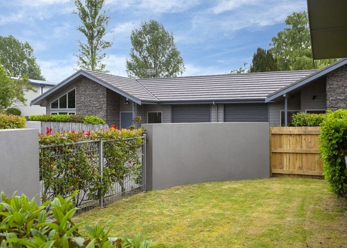  at 17 Parata Street, Two Mile Bay, Taupo