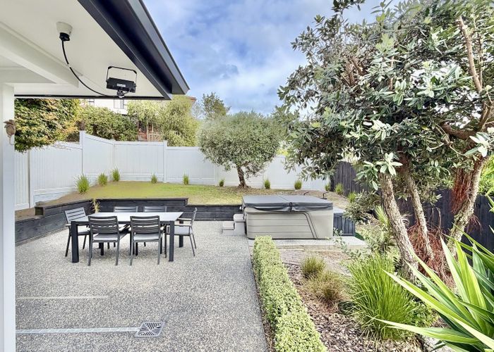  at 42 Ravenstone Place, Chatswood, North Shore City, Auckland