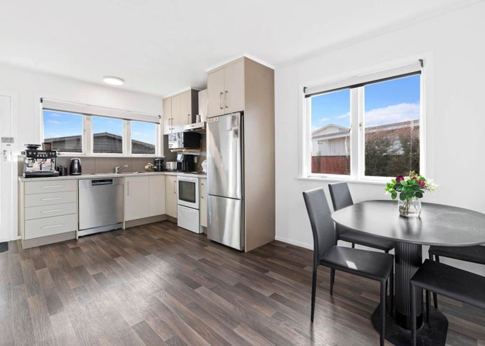  at 21 Edinburgh Avenue, Rosehill, Papakura