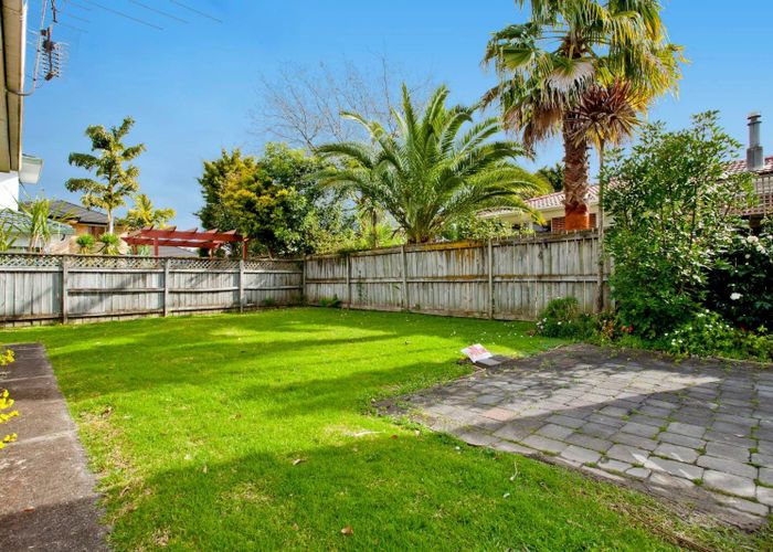  at 2/16 Karaka Street, Takapuna, Auckland