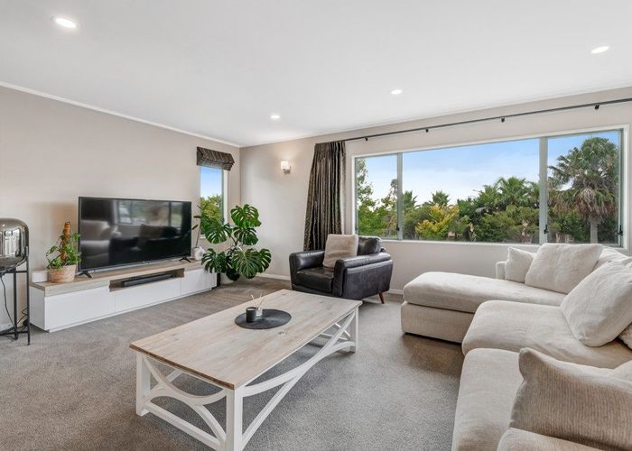  at 24 Goldfinch Rise, Unsworth Heights, North Shore City, Auckland