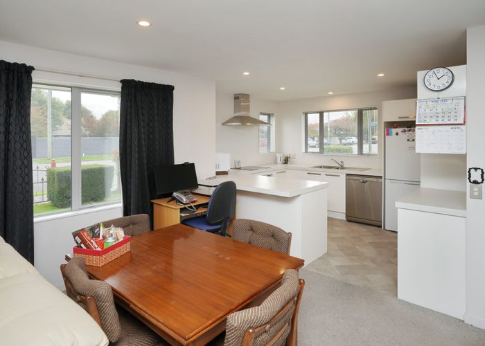  at 2 Sealy Place, Bryndwr, Christchurch