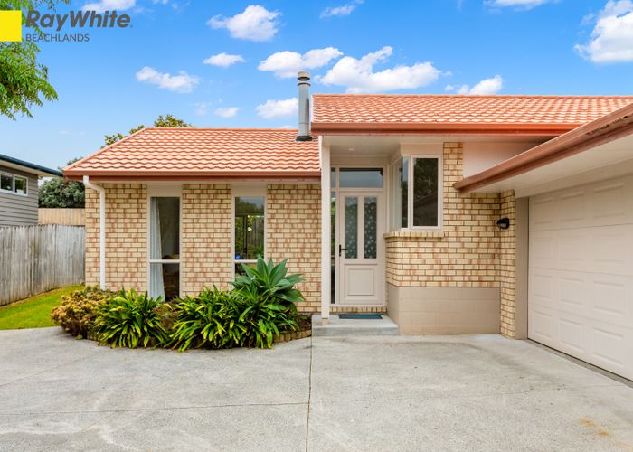  at 3 Glesan Place, Beachlands, Auckland