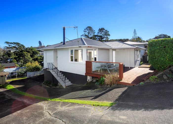 Free property data for 598 Glenfield Road, Bayview, Auckland homes.co.nz