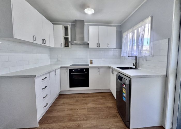  at 2/6 Short Street, Papakura, Auckland