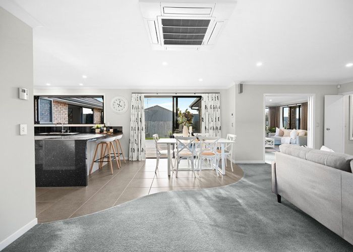  at 6 Compton Grove, Huntington, Hamilton, Waikato
