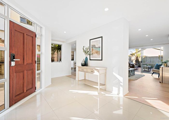  at 27A Lyttelton Avenue, Forrest Hill, Auckland