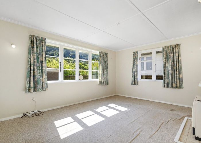  at 39 Fleet Street, Naenae, Lower Hutt
