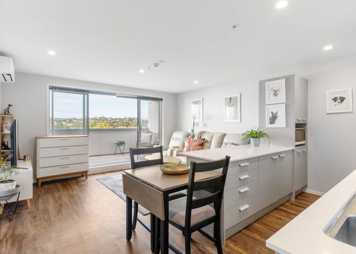  at 403/25 Bute Road, Browns Bay, Auckland