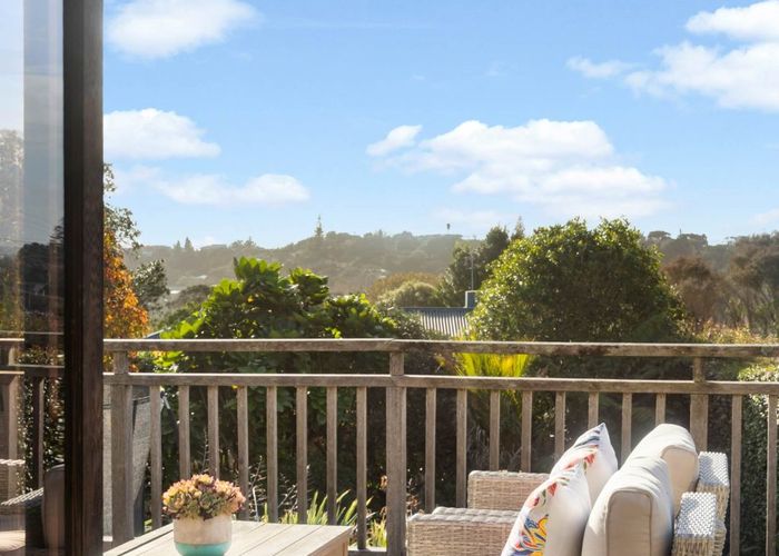  at 7 Highland Avenue, Titirangi, Waitakere City, Auckland