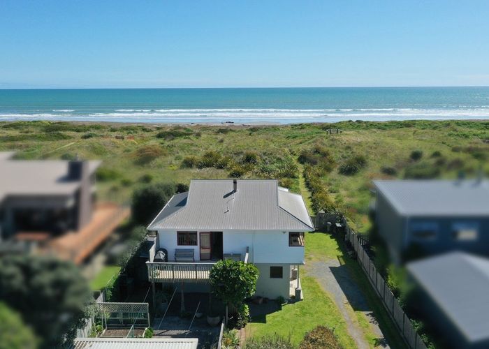  at 27A Rua Avenue, Waitarere Beach, Levin