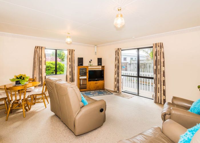  at 1/19 Poinsettia Place, Henderson, Auckland