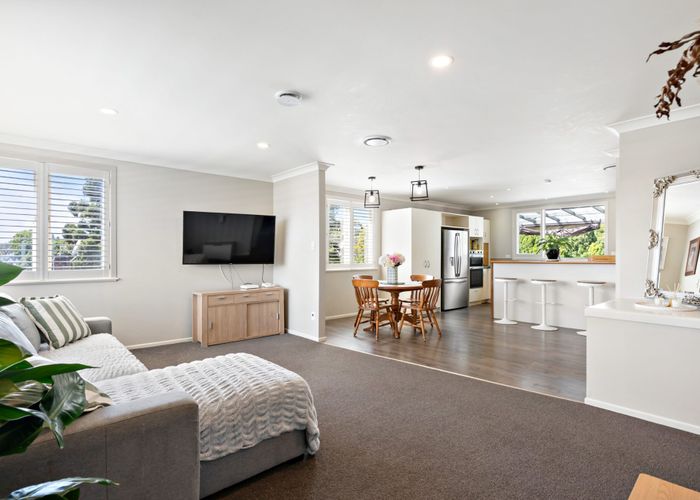  at 17 Utting Street, Birkdale, Auckland