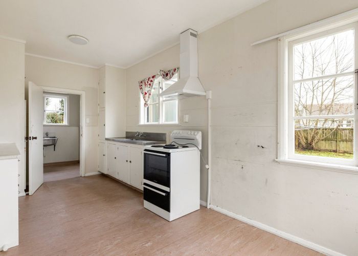 at 11 Old Farm Road, Hamilton East, Hamilton, Waikato